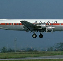 Auch bei der <strong>Douglas DC-6</strong> waren Feuer an Bord der Grund für ein viermonatiges Grounding im Jahr 1947. Unter anderem hatte ein Brand zum Absturz von United-Flug UA608 geführt. Für mehrere Millionen Dollar mussten an den Flugzeugen Anpassungen vorgenommen werden, bevor sie wieder fliegen durften.