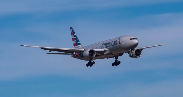 Boeing 777-200 von American Airlines: Auf einem Flug aus Madrid nach Dallas sind sechs von acht Toiletten ausgefallen. 