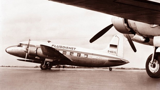 Es begann Ende 1955 als Gemeinschaftsunternehmen. Norddeutscher Lloyd, Hamburg-Amerika-Linie, Deutsche Lufthansa und Deutsche Bundesbahn gründeten den Deutschen Flugdienst. Die ersten drei Maschinen des Ferienfliegers waren Vickers 610 Viking 1B.