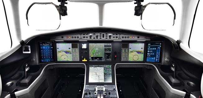 Im Cockpit soll neueste Technik verwendet werden, die aus anderen Modellen und den militärischen jets des Unternehmens stammt.