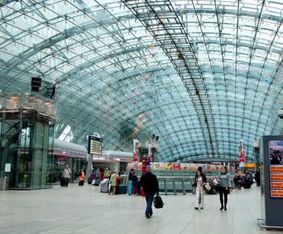 Rang 5: Knapp in die Top Five hat es Frankfurt geschafft. Derzeit liegt der größte deutsche Airport bei rund 203.000 Facebook-Fans.