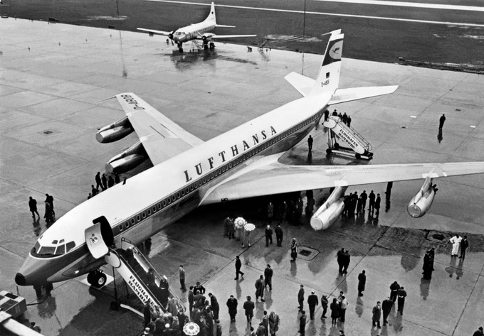 Am 2. März 1960 traf die erste Boeing 707-430 von Lufthansa in Hamburg ein. Sie eröffnete das Düsenzeitalter im deutschen Linienverkehr.