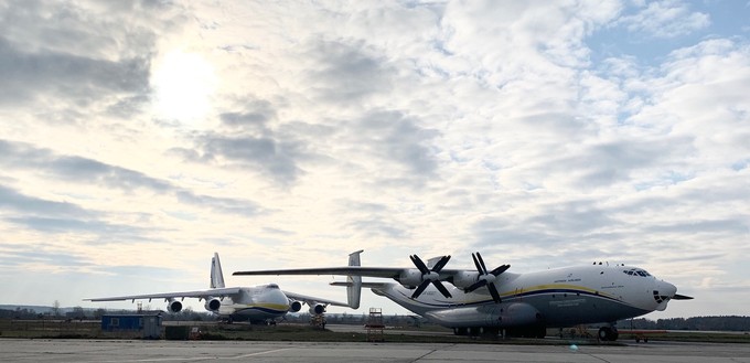 Antonov Airlines ist der einzige zivile Betreiber des Frachters.