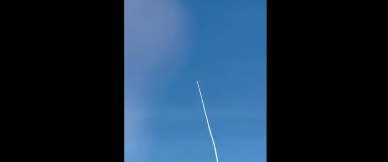 Screenshot des geteilten Videos: Zeigt es eine Rakete?