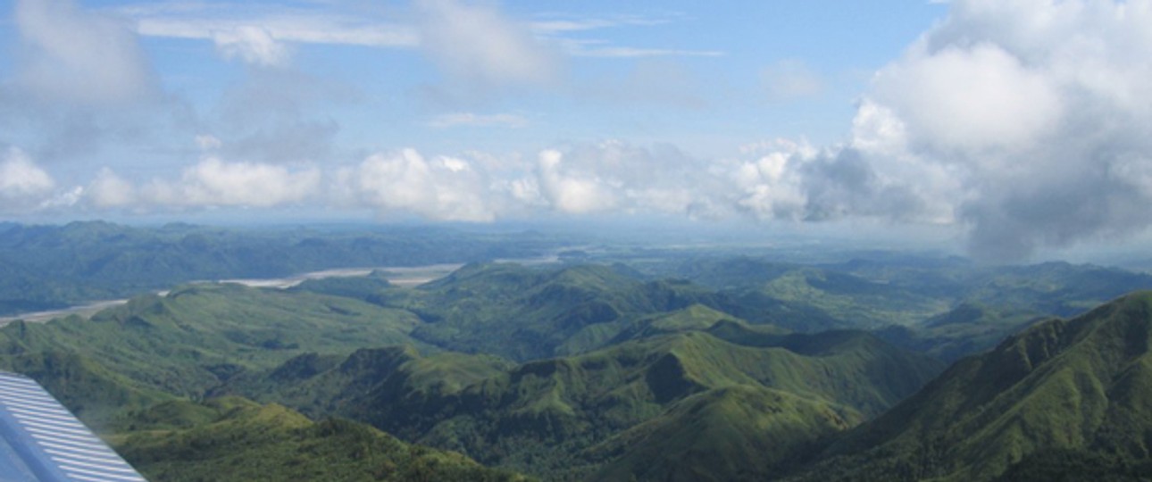 Clark - Caticlan (Philippinen): «Mit der Do-328 geht es von der ehemaligen US-Airbase vorbei am Vulkan Pinatubo  in Richtung Manila, dann noch rund eine Stunde über die Inselwelt des Landes. Ein großes Erlebnis.»