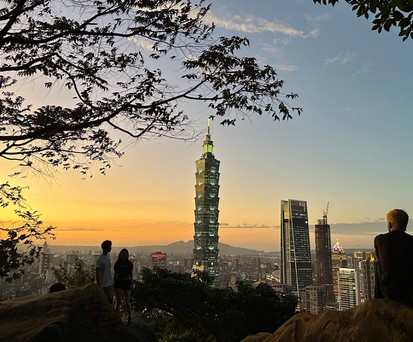 Blick auf Taipeh vom Elephant Mountain: Beliebter Ort, um den Sonnenuntergang zu erleben.