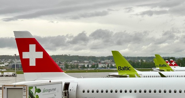 Flugzeuge von Air Baltic und Swiss in Zürich: Künftig wohl seltener gemeinsam zu sehen.