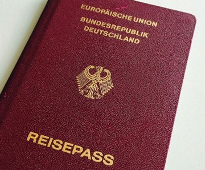 Deutscher Pass: In Frankfurt drohen strengere Kontrollen.