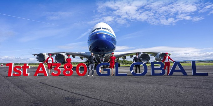 Airbus A380 von Global Airlines: Der erste Super-Jumbo bei seiner Präsentation.