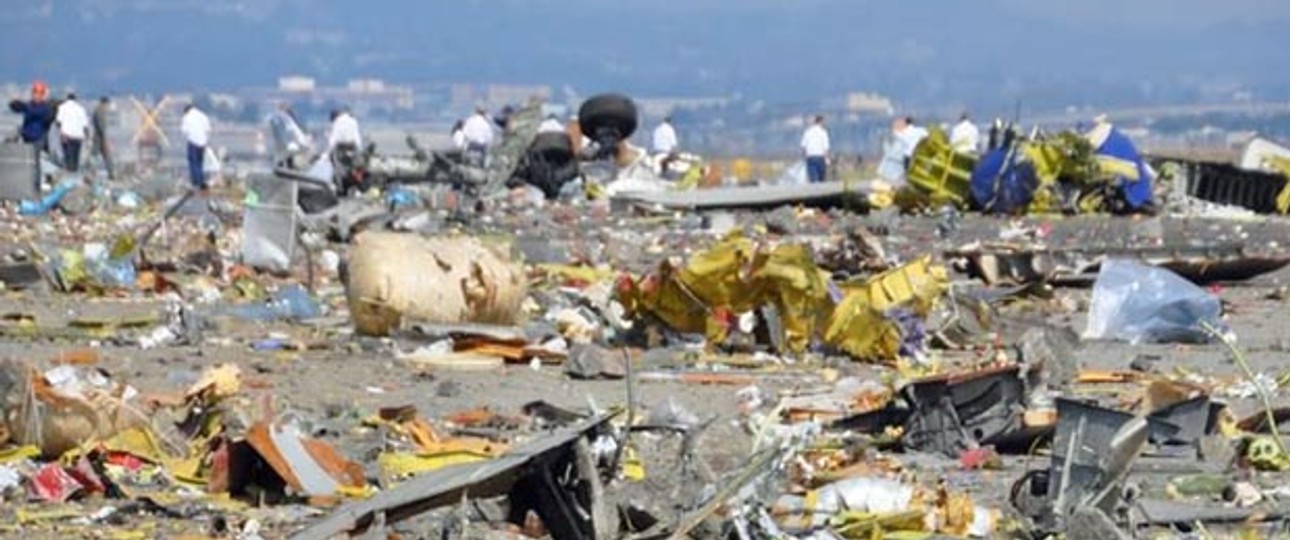 Trümmerfeld in San Francisco: Die Piloten tragen die größte Schuld.