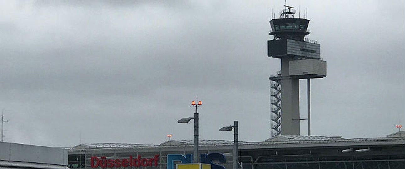 <strong>Düsseldorf:</strong> Am längsten ist man ab DUS mit Singapore Airlines nach Singapur unterwegs. Distanz: 10.390 Kilometer. Flugdauer: 12:25 Stunden. Auf Rang zwei folgt ANA All Nippon nach Tokio Narita. Distanz: 9331 Kilometer, Dauer 11:30 Stunden.