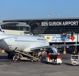 Flugzeug von Air France am Flughafen Tel Aviv: Verschieden Doppelstaatsangehörige dürfen nicht mehr nach Israel.