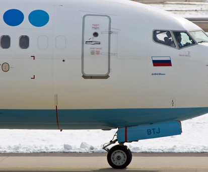 Flugzeug von Pobeda: Ersatzteile kommen über Umwege.