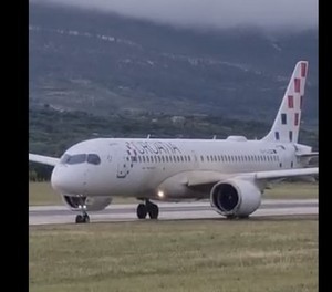 Der Airbus A220 von Croatia Airlines: In Split von der Piste abgekommen.