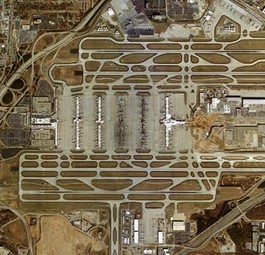 Der Hartsfield-Jackson Atlanta International Airport besitzt heute fünf parallele Pisten. Eine sechste ist geplant.