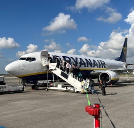 Boeing 737-800 von Ryanair-Tochter Malta Air am BER: Wird dort bald seltener zu sehen sein.