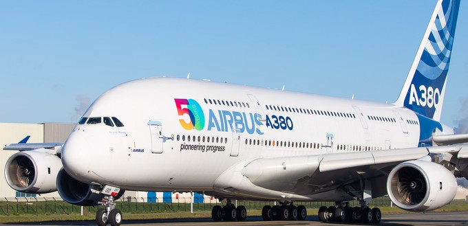 Der Airbus A380 mit der Seriennummer MSN 001 trägt das Kennzeichen F-WWOW.