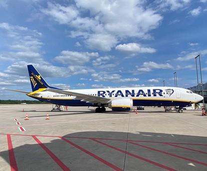 Boeing 737 von Ryanair in Köln/Bonn: Diverse Basen – auch diese – verlieren Flugzeuge.