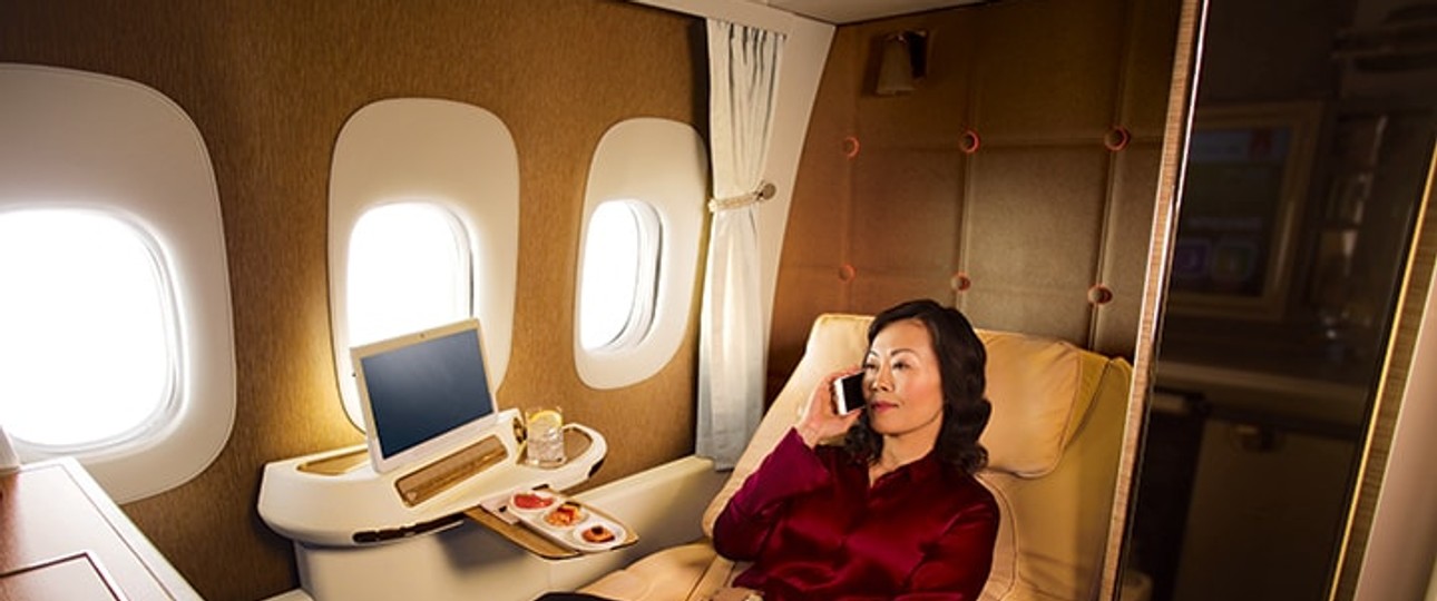 First Class in Boeing 777 von Emirates: In den neuen Jets wird es sowas nicht geben.