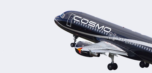Airbus A320 in den Farben von Cosmo: Erstmals eigene Flugzeuge.