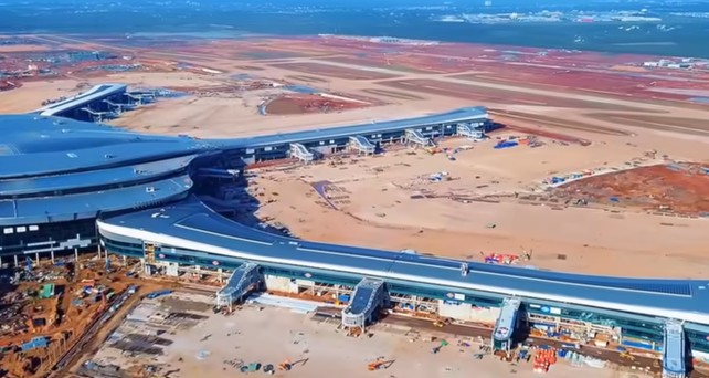 Luftaufnahme des neuen Flughafens von von Ho-Chi-Minh-City: Am 19.12. landen drei Flüge vietnamesischer Airlines. 