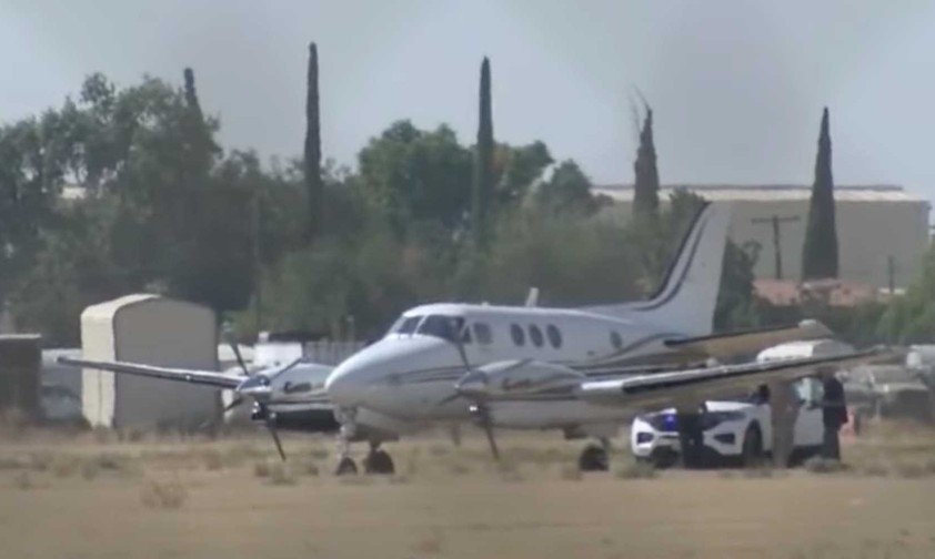 Passagierin übernimmt nach Ausfall des Piloten das Steuer