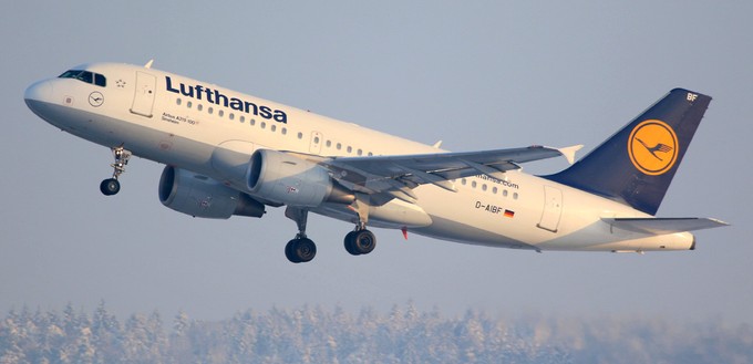 Lufthansas Airbus A319 mit dem Kennzeichen D-AIBF: War in den vergangenen Tagen (mittlerweile mit neuer Lackierung) in Warschau, Helsinki und Paris.