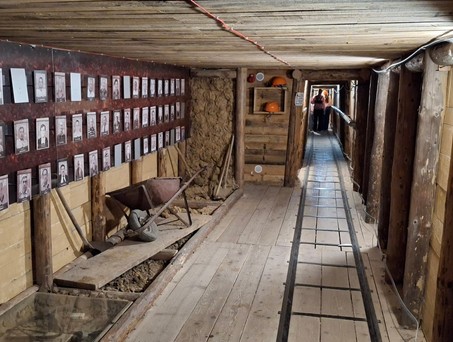 Ein Teil der Tunnelanlage unter der Piste: Er wurde inzwischen komfortabel ausgebaut und kann begangen werden.