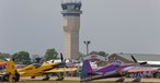 Der Tower vom Flughafen Oshkosh: In dieser Woche treffen sich Privatpiloten aus der ganzen Welt in Wisconsin.