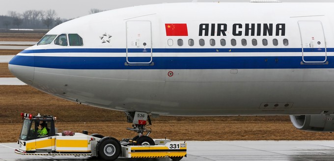 Air China: Minus 12 Prozent.