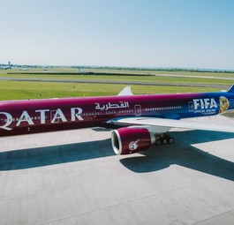 Qatar Airways Boeing 777 im FIFA-Look: Das Flugzeug wird auch nach der WM die Lackierung behalten.