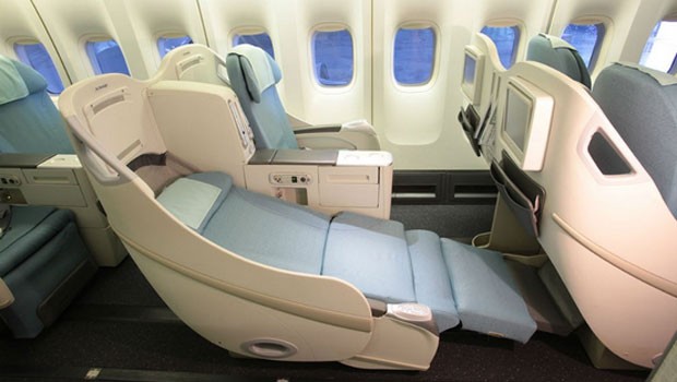 Der Prestige-Plus-Sitz lässt sich nicht vollkommen horizontal verstellen. Und er hat nur einen Abstand von 1,52 Metern zum Vordermann – statt 1,88 Meter wie die Prestige Suites und Prestige Sleeper.