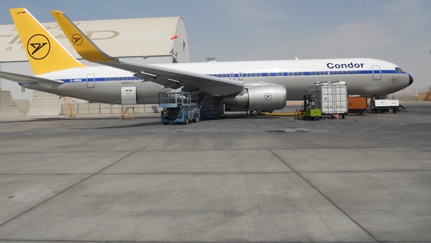 Der Boeing B767-300 wurde 2012 in Manchester ein Retro-Look verpasst, danach wurden ihr in Abu Dhabi Winglets angesetzt. Sie erweiterte die Flotte des deutschen Ferienfliegers und weist auf die inzwischen 60-jährige Geschichte hin.