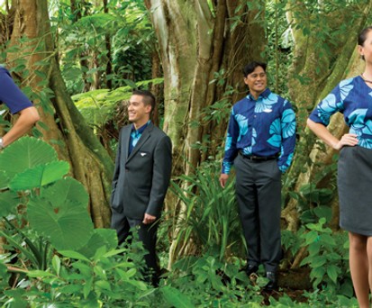 Die Uniformen der Flugbegleiter.