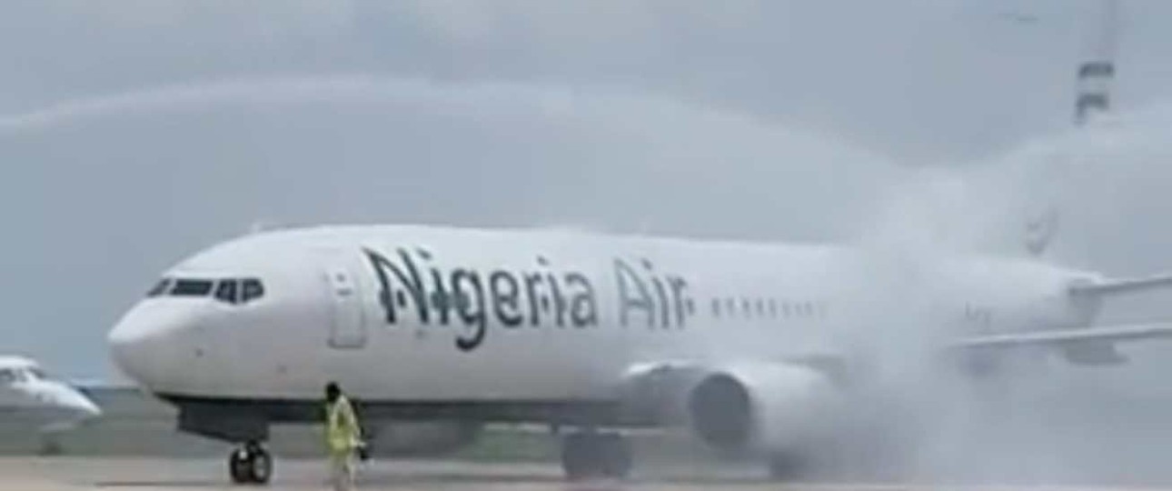 Die Boeing 737-800 in Nigeria-Air-Lackierung: Auch der vierte Anlauf zur Gründung ist gescheitert.