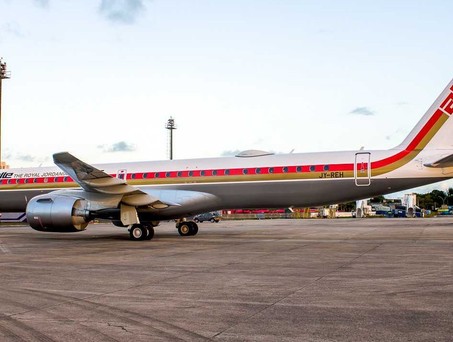 E195-E2 von Royal Jordanian: Das Flugzeug hat den Retro-Look aus den 1970er-Jahren.