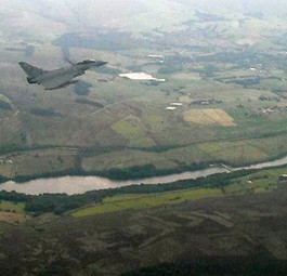 Qatar-Jet von Kampfjets eskortiert