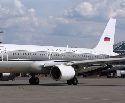 Der Airbus A320 mit Retrobemalung und dem Kennzeichen RA-73753, hier zu sehen im Jahr 2020, damals noch als VP-BNT.