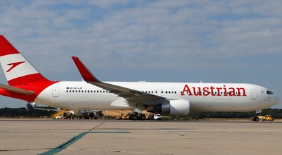 OE-LAY: Die Boeing 767 von Austrian Airlines übernimmt den Abschiedsflug.