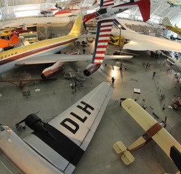 Die Sammlung von Flugzeugen und Raumfahrzeugen der Smithsonian Institution ist die größte der Welt.