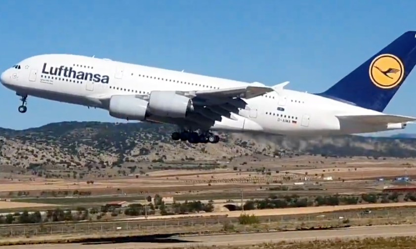 Airbus A380 D-AIMA: Abflug aus Teruel.