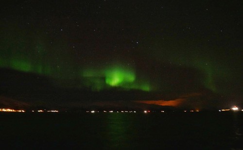 Das Naturschauspiel der Nordlichter zieht viele Besucher in seinen Bann.