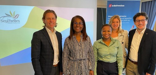 <p style="font-weight: 400;">(v.l.) Urs Limacher (Director, Head of Commercial Distribution Edelweiss); Bernadette Willemin (Director General Marketing Tourism Seychelles); Judeline Edmond (Director Switzerland, France &amp; BeNeLux Tourism Seychelles); Corinne Römer (Senior Manager Marketing, Partnerships &amp; Events Edelweiss); Salvatore Salerno (Manager Sales Execution Steering and Distribution Edelweiss)</p>