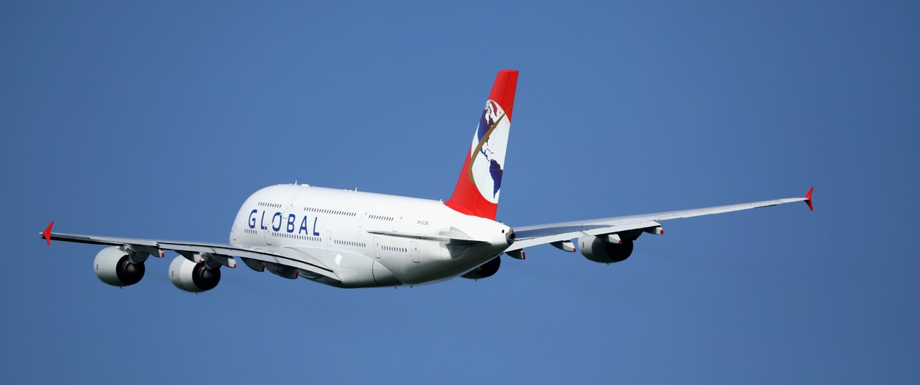 Der Airbus A380 von Global Airlines (hier auf einem Archivbild bei Abflug aus Berlin Anfang Mai): 9H-GLOBL.