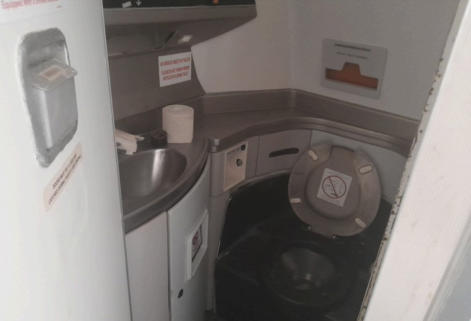 Auch WC-Papier steht noch in den Waschräumen.