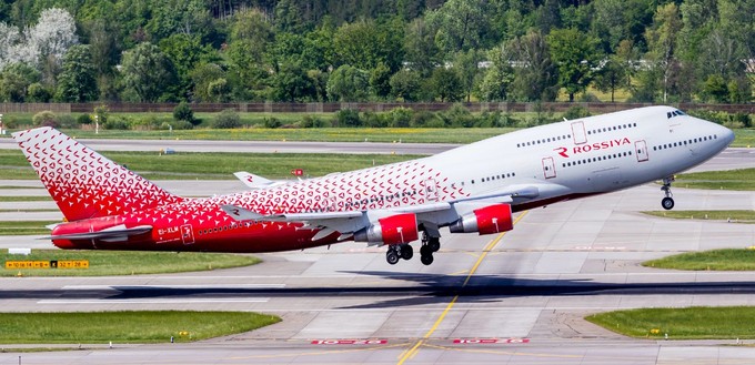 Die russische Rossiya Airlines hat neun Boeing 747-400 in der Flotte.