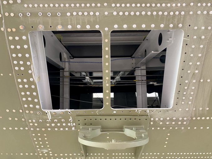 Ein Blick ins Innere des Flugzeugs an der Stelle, ...
