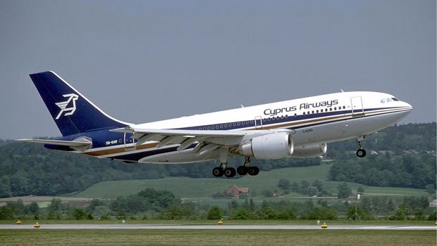 Der A310 wird zwar seit 1998 nicht mehr gebaut, aber dennoch reichen die insgesamt 255 gebauten Stück für Airbus zusammen mit den ebenfalls älteren A300 bei den Jets mit 241 bis 300 Plätzen für 90 Prozent Marktanteil – vor Boeing mit 7 Prozent.
