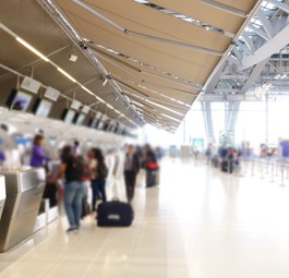 Check-In-Bereich am Airport: Auch hier geschehen sexuelle Angriffe.
