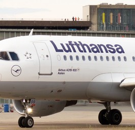 Lufthansa-Jet in Bremen (Archivbild): Die Frankfurt-Flüge kehren zurück.